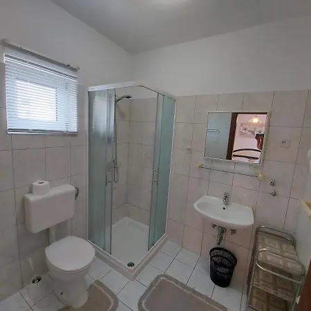 Guest house Apartments & Rooms Nensi Baska (Krk)
