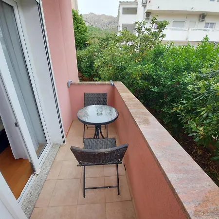 Apartments & Rooms Nensi Guest house