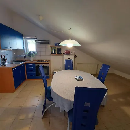 Guest house Apartments & Rooms Nensi Baska (Krk)