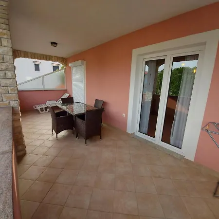 Apartments & Rooms Nensi Guest house Baska (Krk)