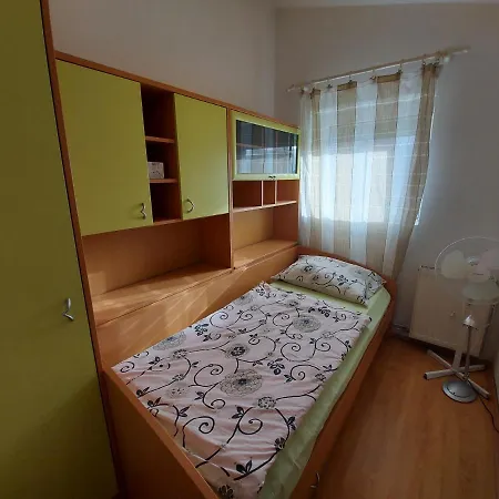 Apartments & Rooms Nensi *