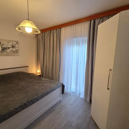 Apartments & Rooms Nensi Guest house *