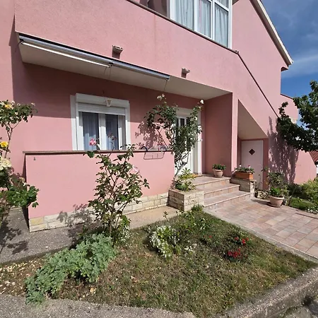 Guest house Apartments & Rooms Nensi Baska (Krk)