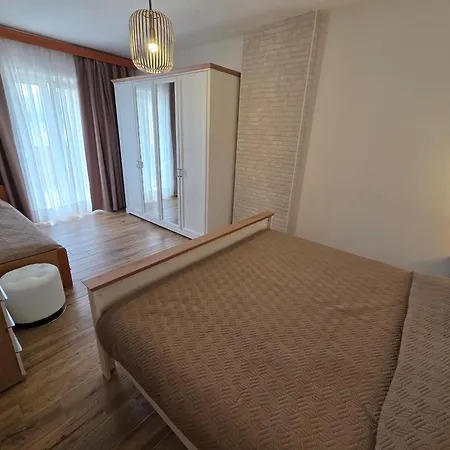 Apartments & Rooms Nensi