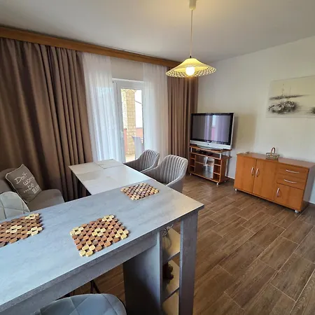 Apartments & Rooms Nensi Guest house