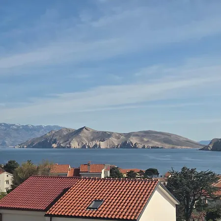 Apartments & Rooms Nensi Gostinjska kuća 3*