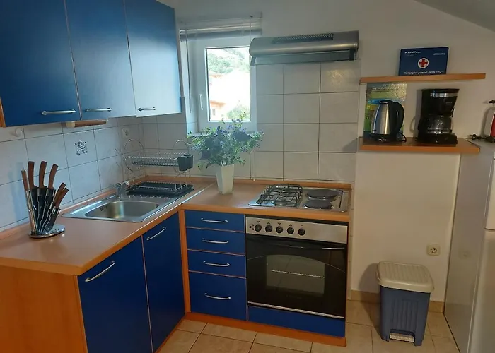 & Nensi 3* Baška