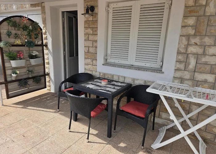 Pensjonat & Nensi Baška