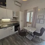 & Nensi בית הארחה באסקה