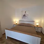 & Nensi 3* באסקה