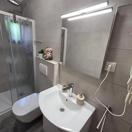 Apartments&rooms Nensi