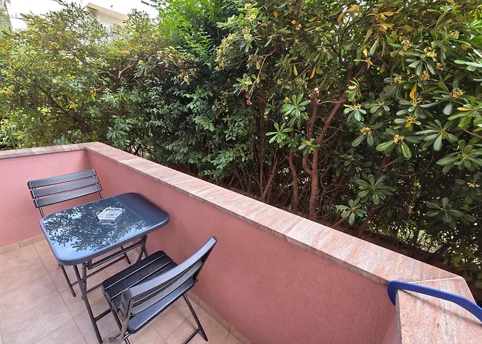 Apartments & Rooms Nensi 3* Baska (Krk)