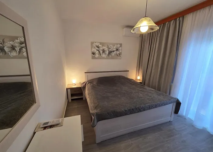 Apartments & Rooms Nensi