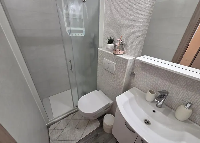 Apartments & Rooms Nensi Gostinjska kuća Baska (Krk)