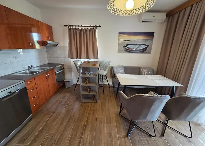 Apartments & Rooms Nensi Gostinjska kuća Baska (Krk)