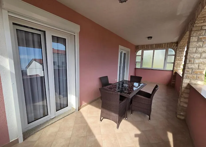 Gostinjska kuća Apartments & Rooms Nensi Baska (Krk)