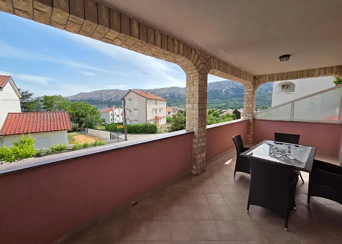 Apartments & Rooms Nensi 3*